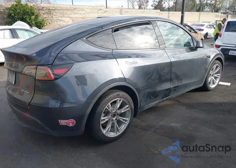 2024 Tesla Model Y Long Range Dual Motor All-Wheel Drive из США, поврежденный, VIN 7SAYGDEE2RA250834